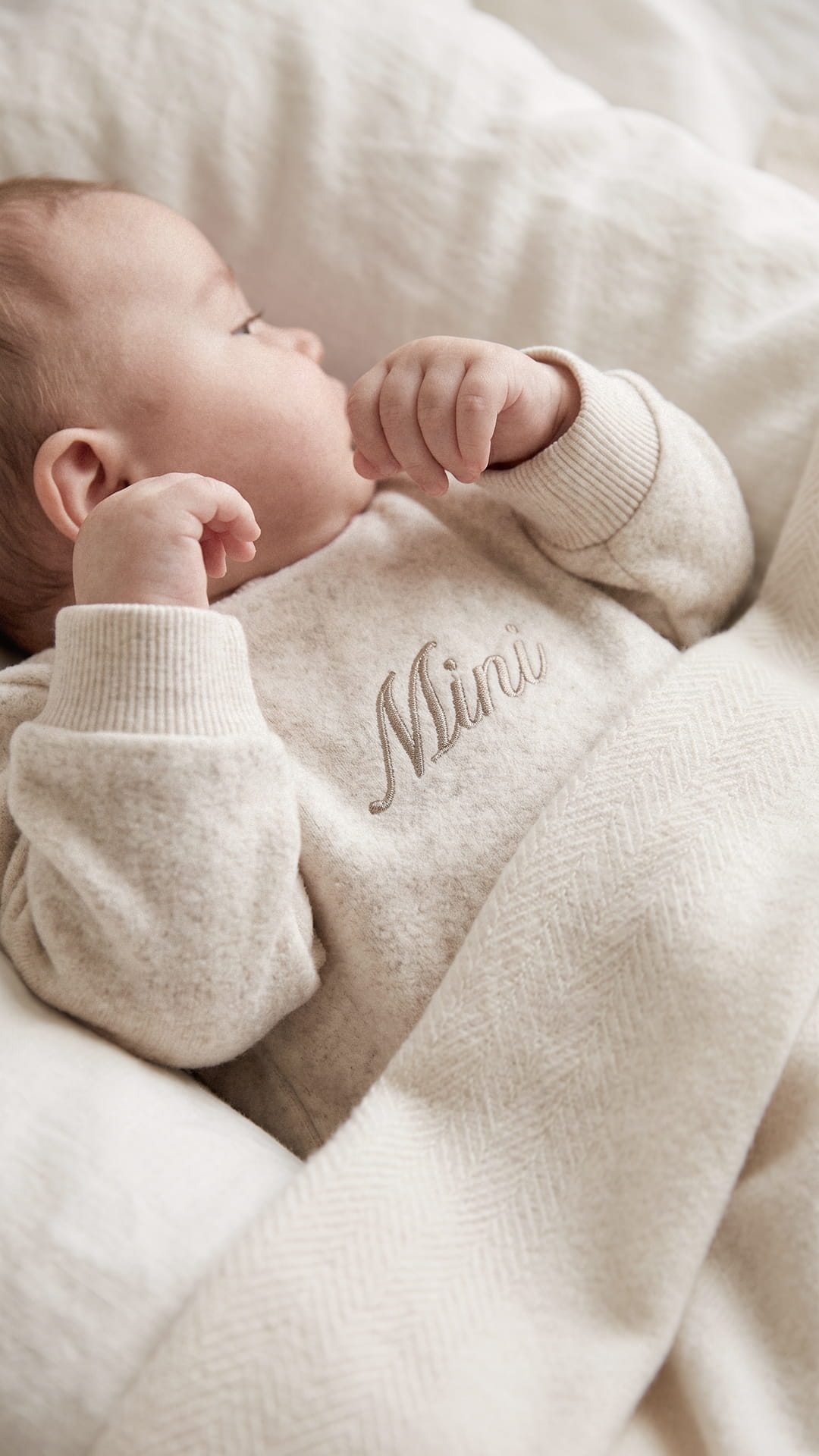 Mama & Mini New Mom Gift Set | Embroidered Sweatshirt, Baby Bodysuit, Personalized Blanket & Tote